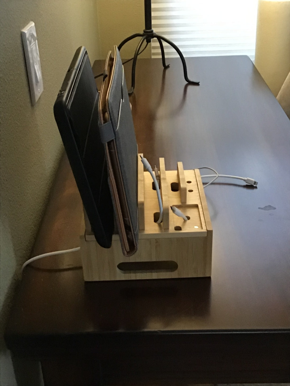 ChargeDock Charging Station in Bamboo | 5-Port USB & Organizer | For Smartphone, Tablet & Smartwatch | Includes Cable Set