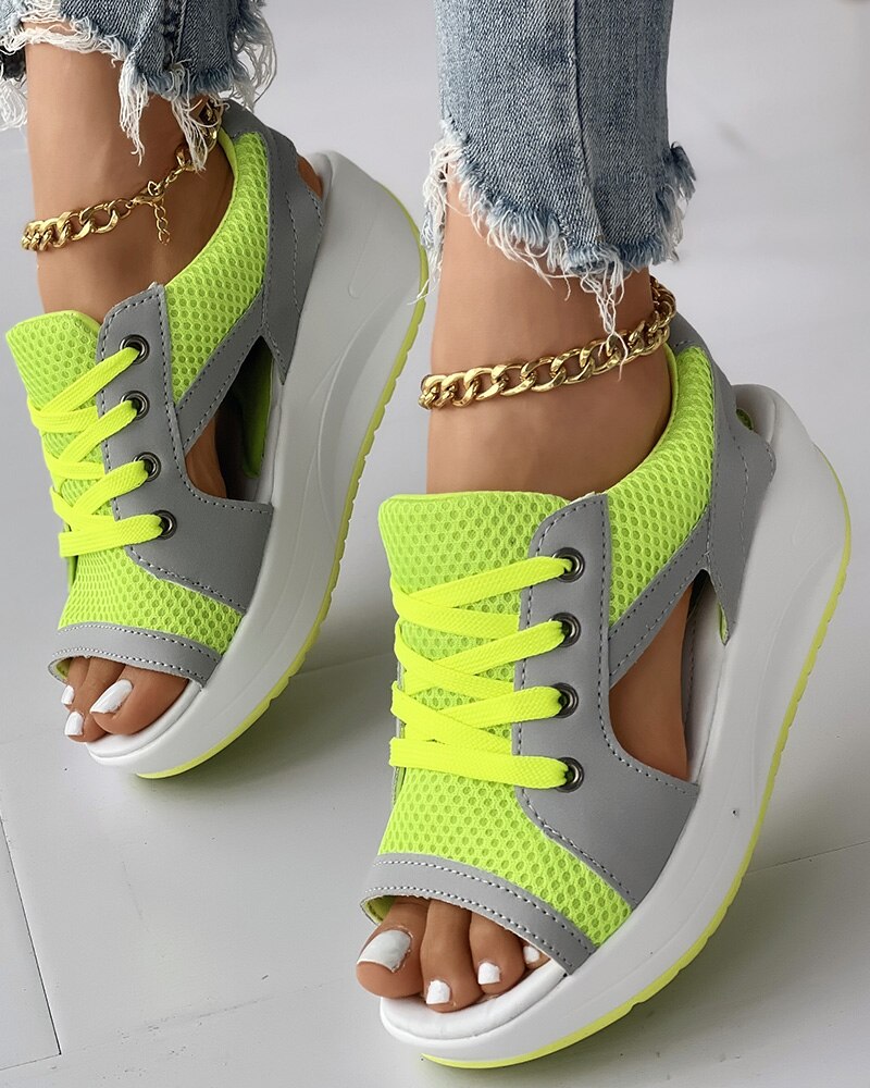 Cindy - The Perfect Sandal for All Occasions