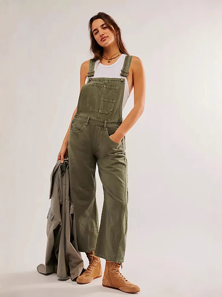 Women's Overalls in a Casual Oversized Style with Practical Pockets and Fashionable Accents