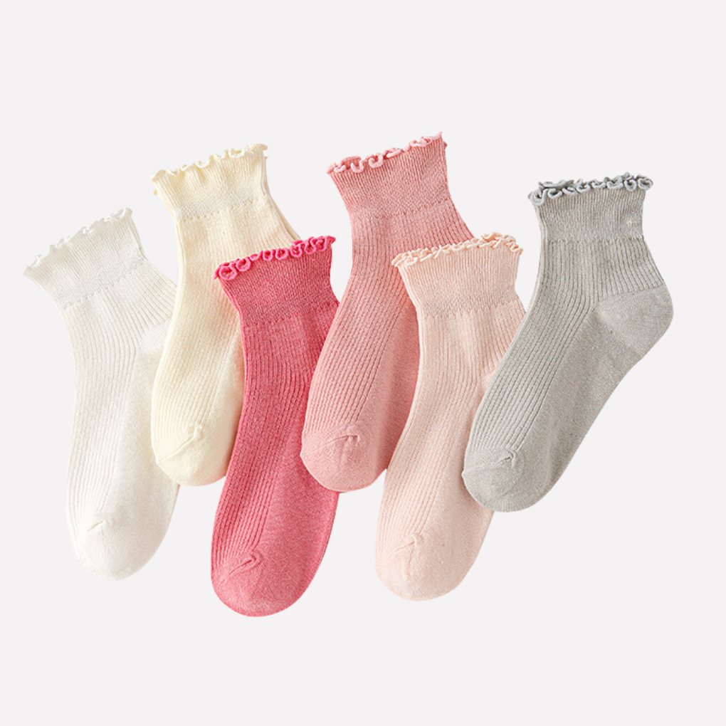 Women's Ruffled Trim Ankle Socks