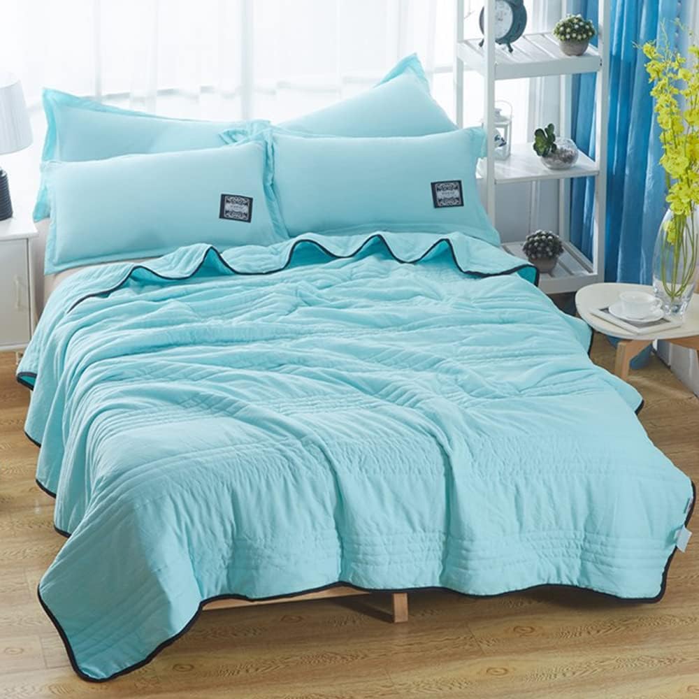 AQUACHILL - Cool and Cozy Blanket for Refreshing Comfort and Breathable Relaxation