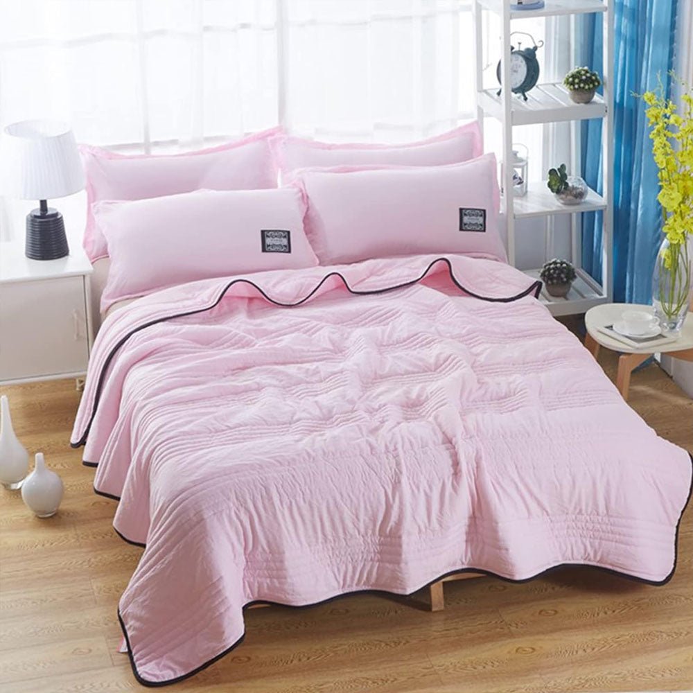 AQUACHILL - Cool and Cozy Blanket for Refreshing Comfort and Breathable Relaxation