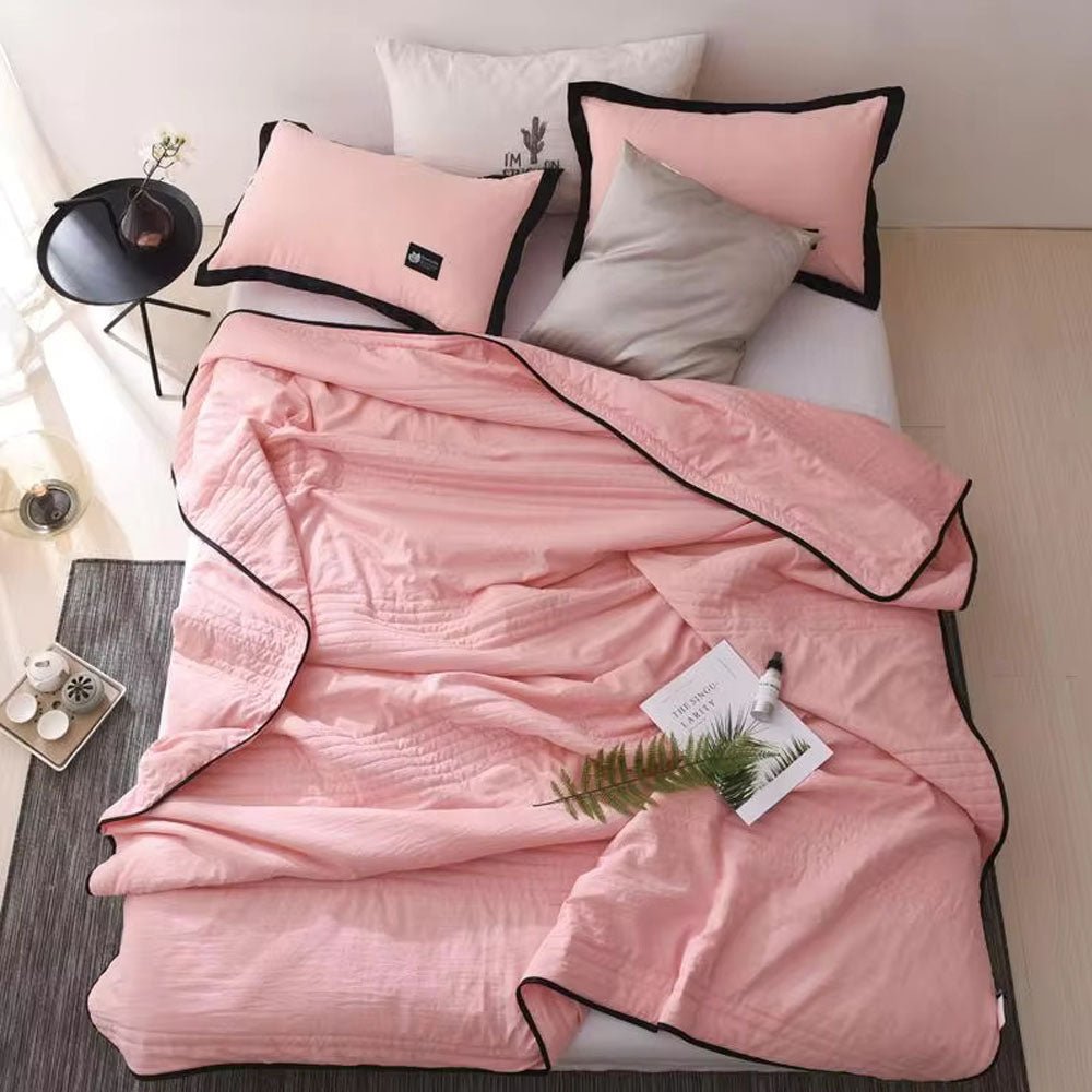 AQUACHILL - Cool and Cozy Blanket for Refreshing Comfort and Breathable Relaxation