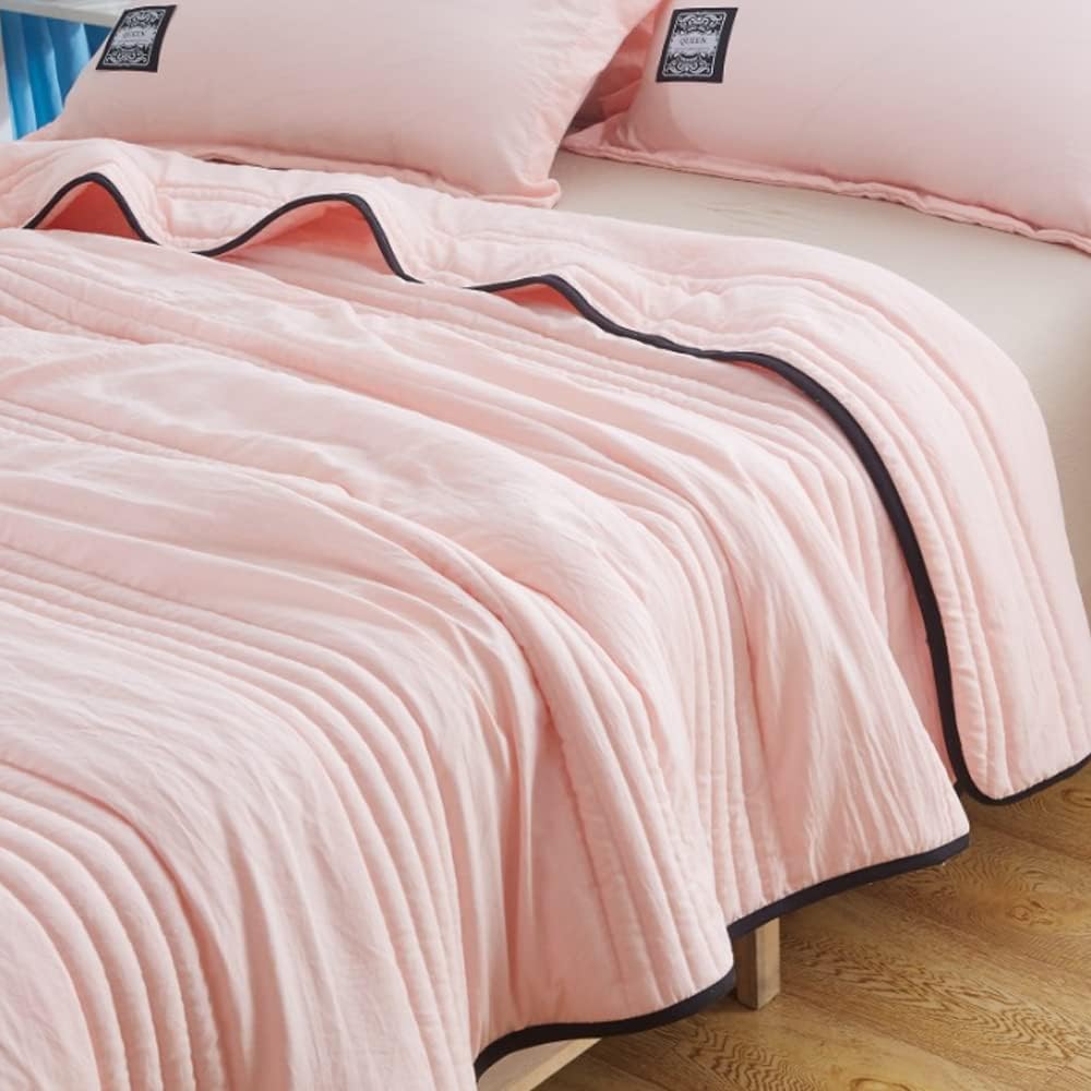 AQUACHILL - Cool and Cozy Blanket for Refreshing Comfort and Breathable Relaxation