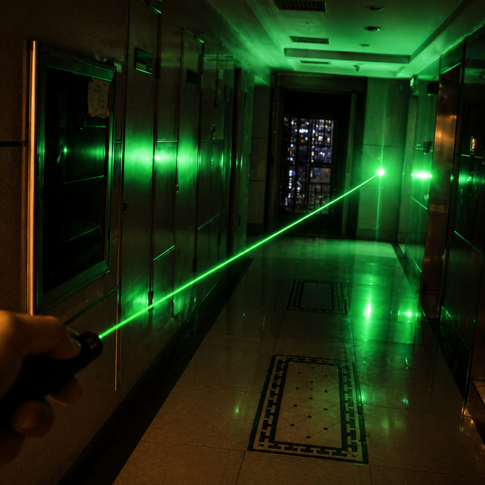 Battery-powered laser pointer with focus adjustment - aluminum construction with long range