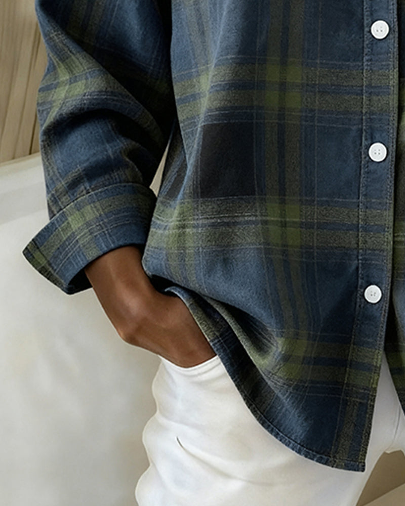 Checked pattern and notched lapel