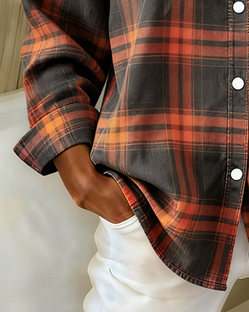 Checked pattern and notched lapel