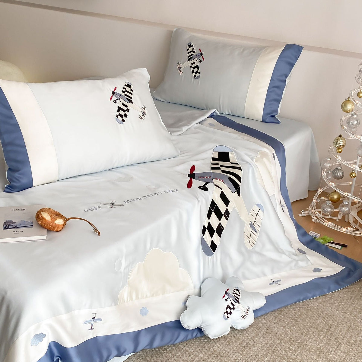 Children's Bedding Set with Appliquéd Retro Airplanes and Silky Satin Finish