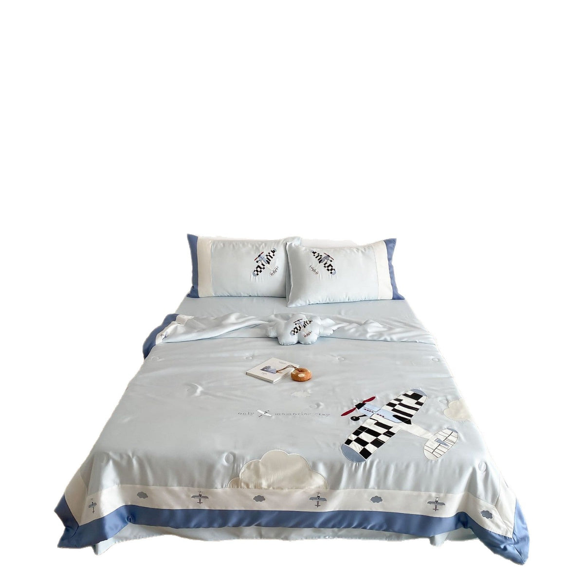 Children's Bedding Set with Appliquéd Retro Airplanes and Silky Satin Finish