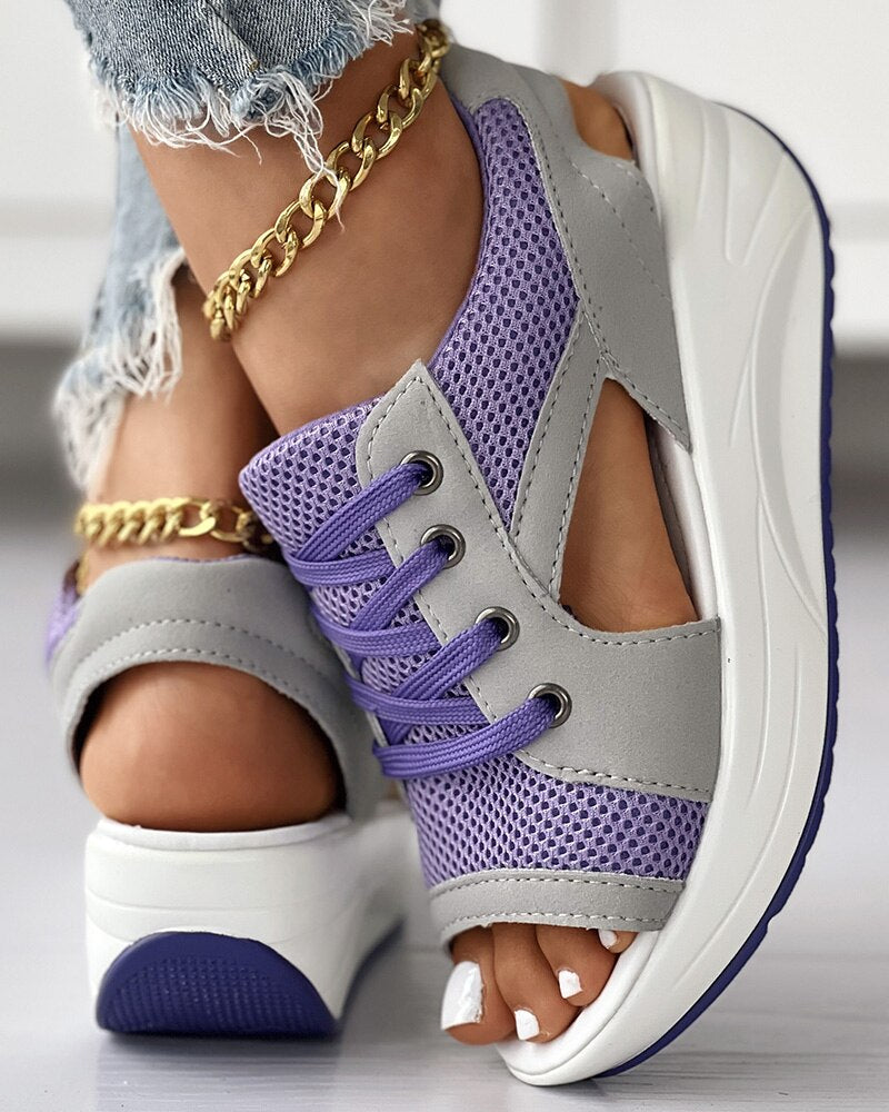 Cindy - The Perfect Sandal for All Occasions