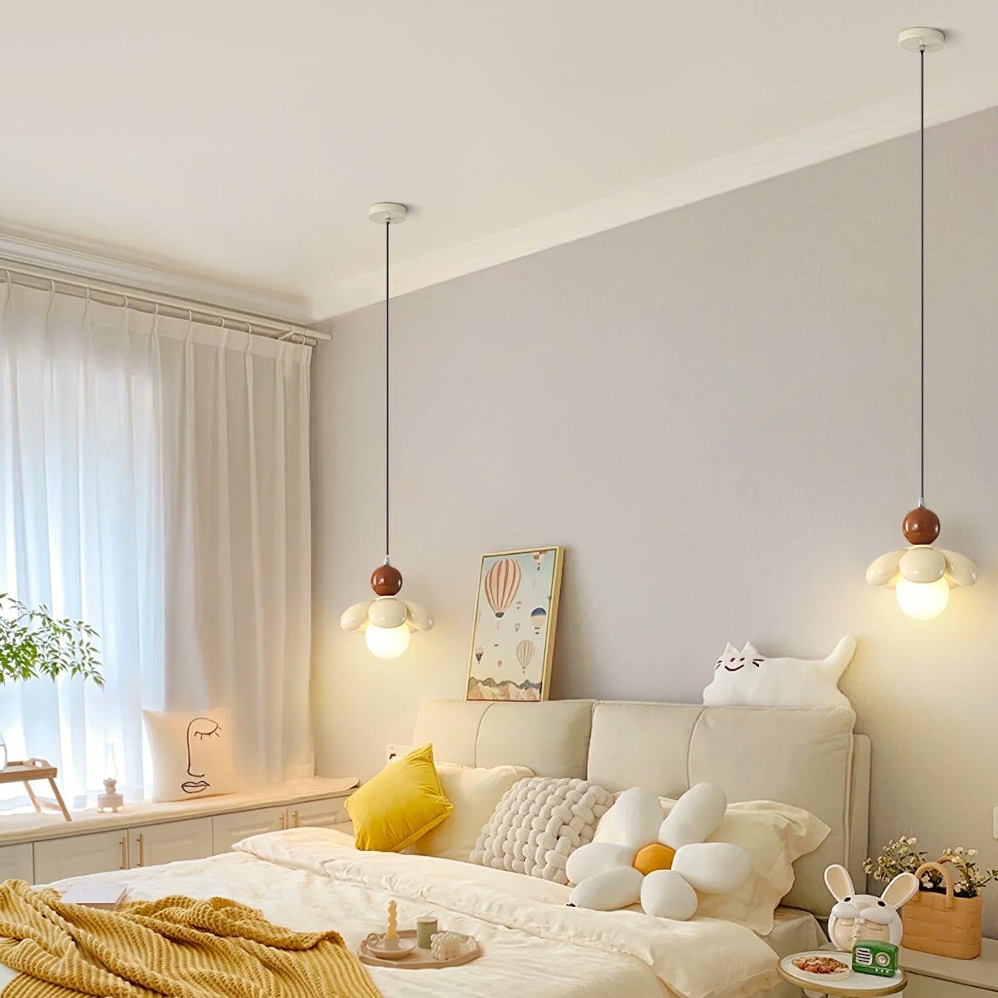 Colorful Flower-Shaped Pendant Lamp – Stylish Lighting for Living Room and Bedroom with Resin, Color Options