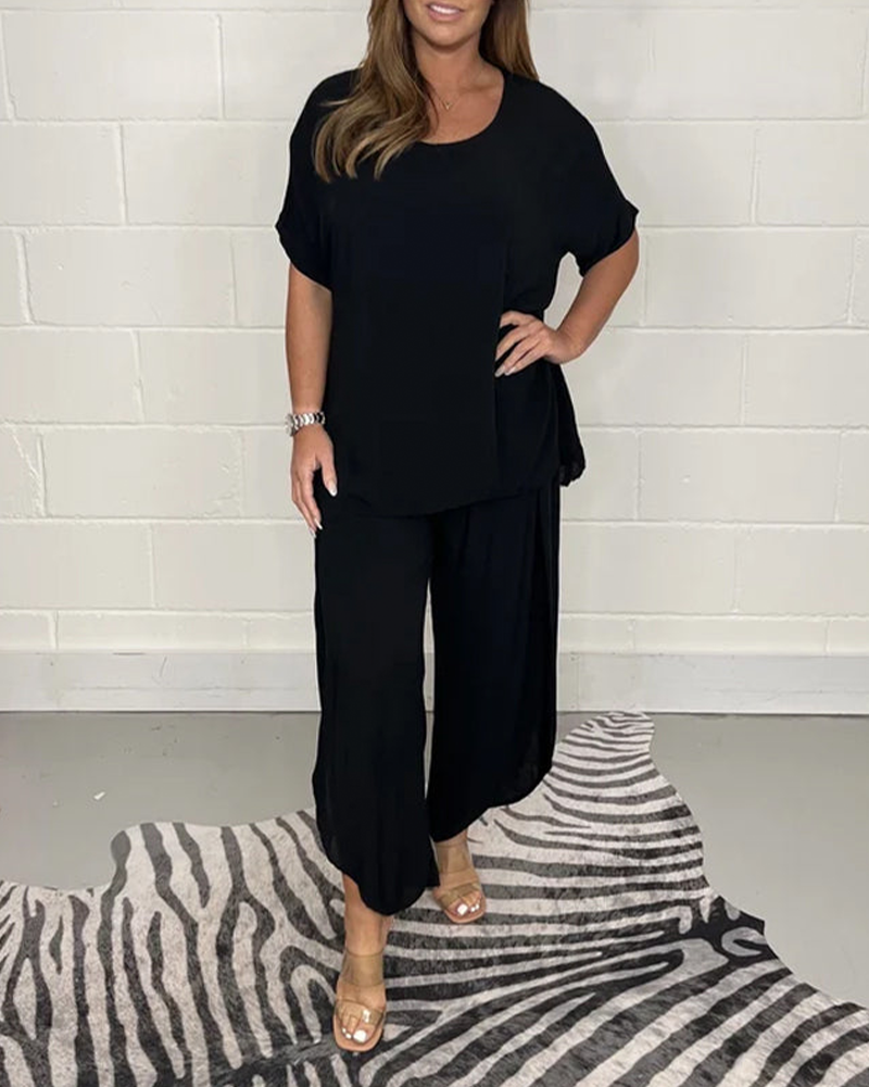 Comfortable and Relaxed Two-Piece Suit in Solid Color