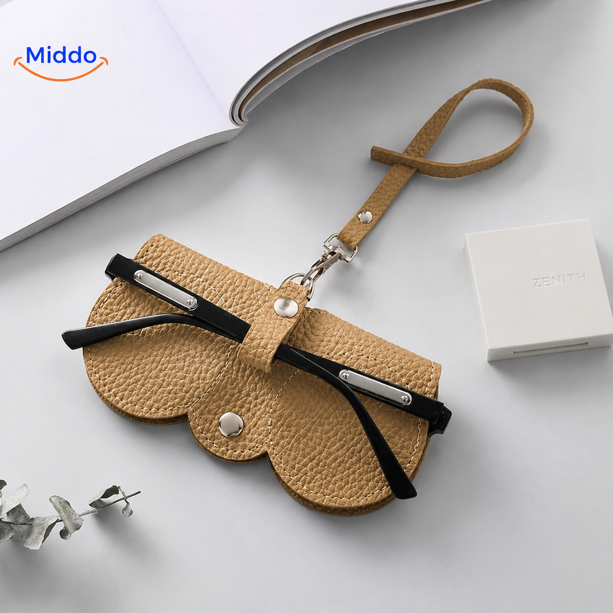 CompactVision™ - Slim Leather Glasses Case | Stylish Protection for Reading Glasses and Sunglasses