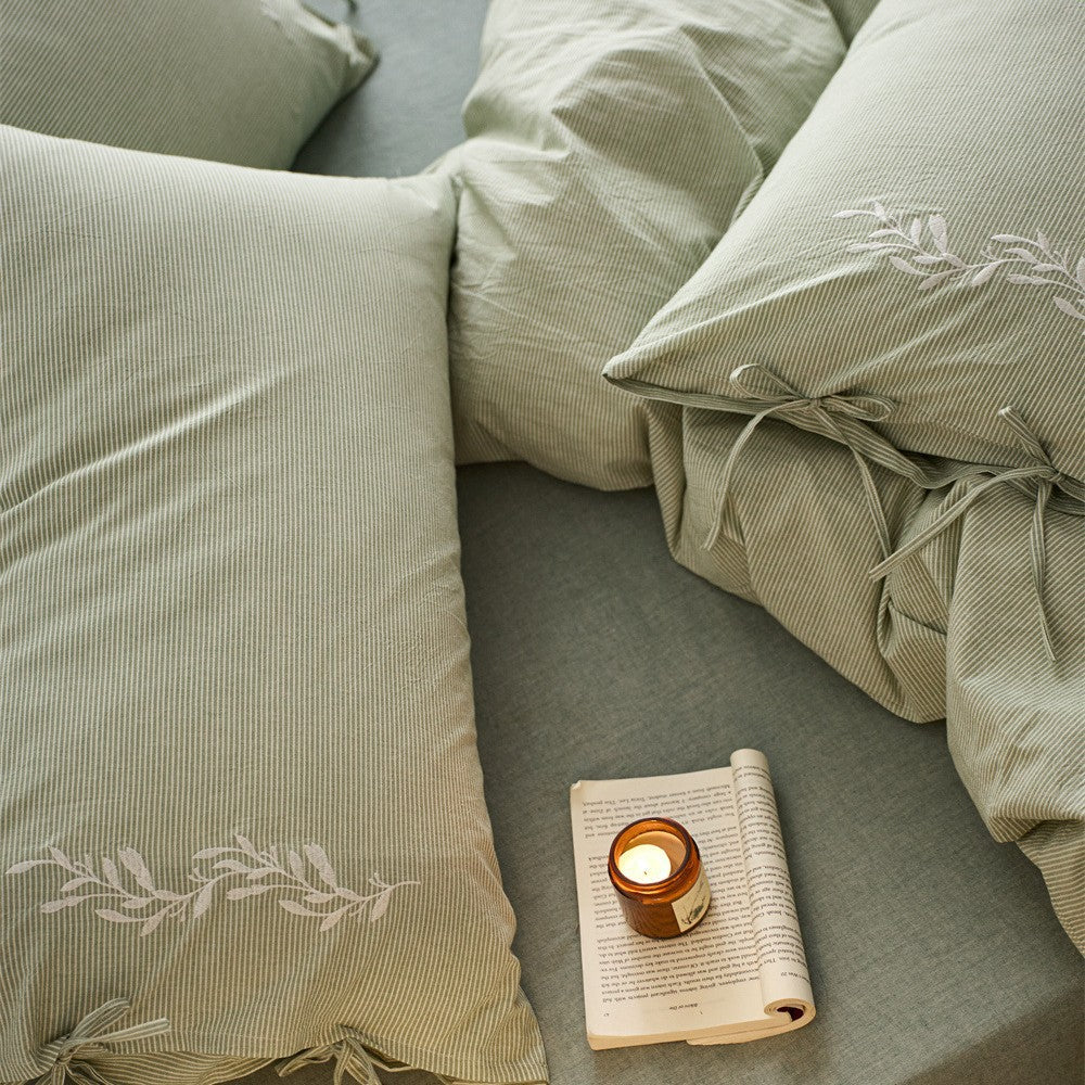 Cotton Muslin Bedding Set with Ties, Soft Muslin Texture and Breathable Linen Look