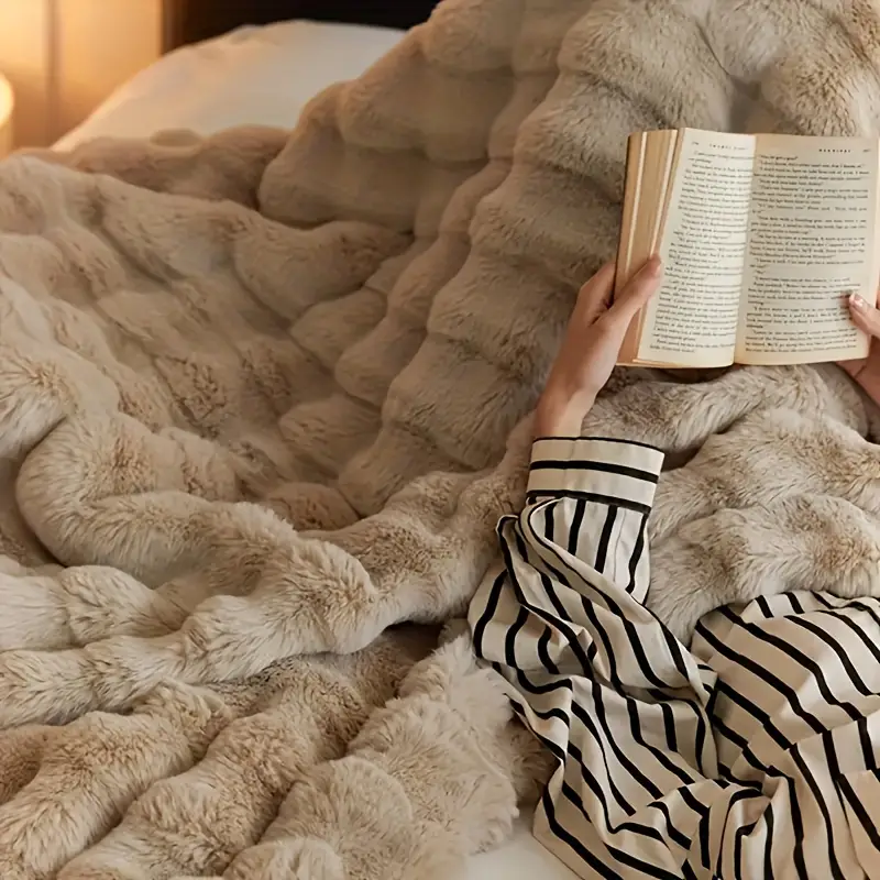 Cozy & Soft Reinforced Blanket