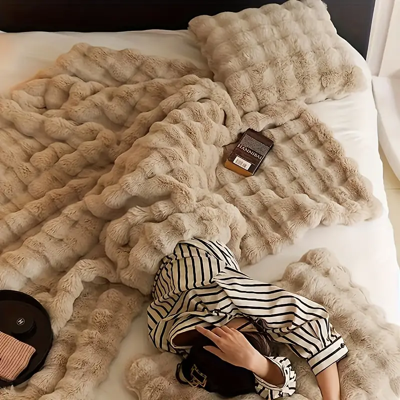 Cozy & Soft Reinforced Blanket
