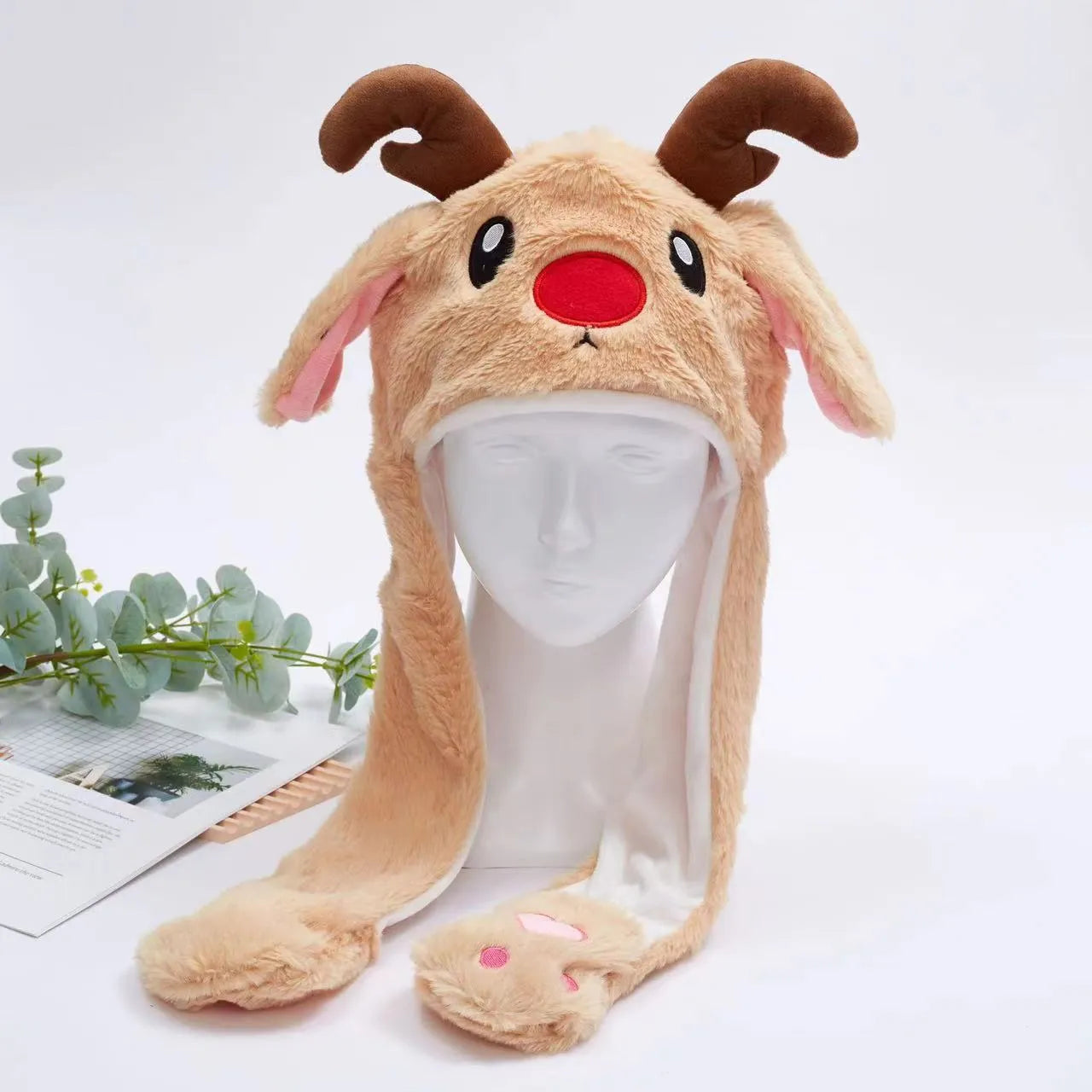 Cute hat with moving ears