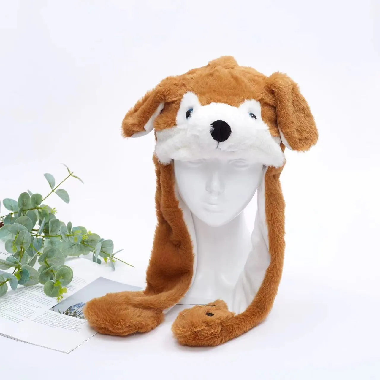 Cute hat with moving ears