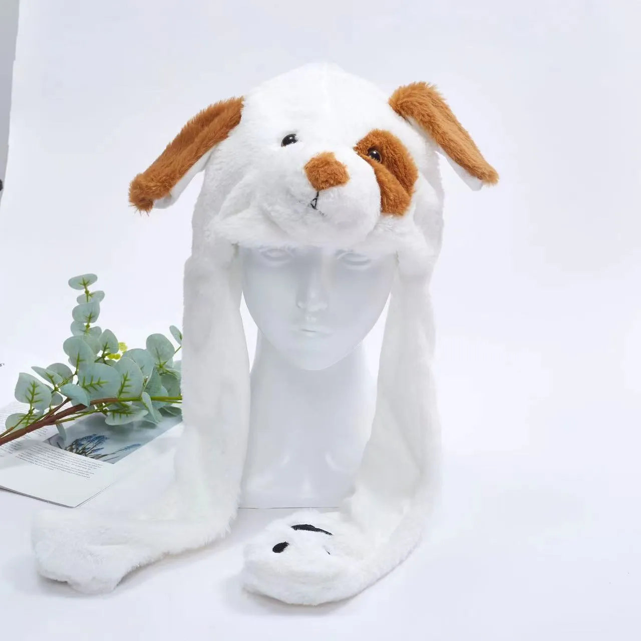 Cute hat with moving ears