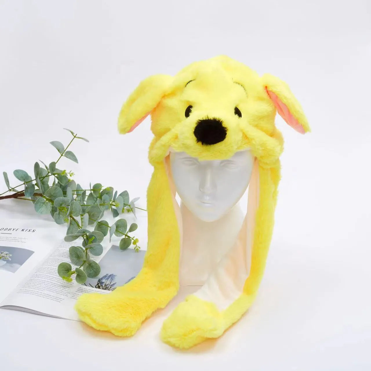 Cute hat with moving ears