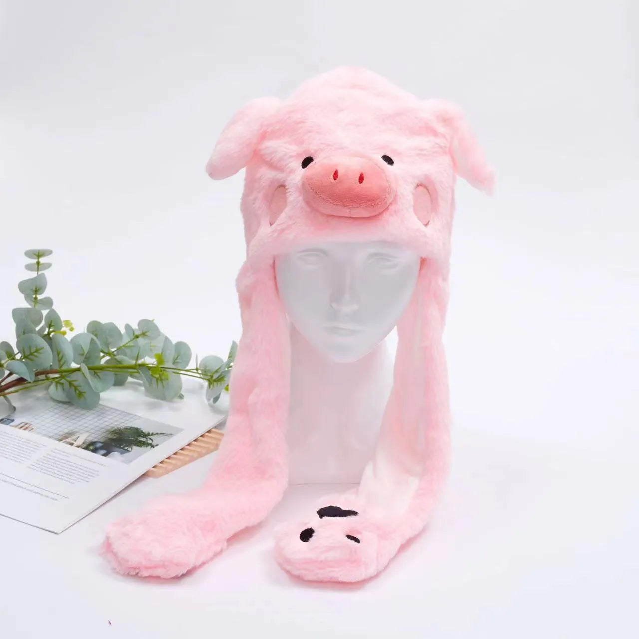 Cute hat with moving ears