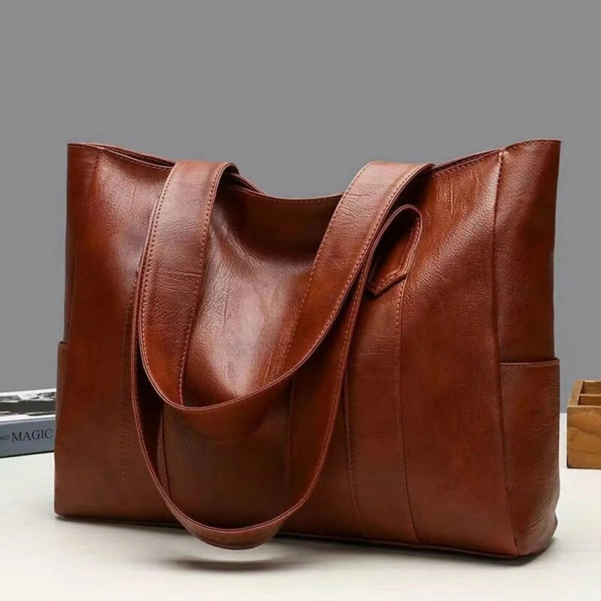 Elegant Shoulder Bag with Retro Style and Smooth Surface