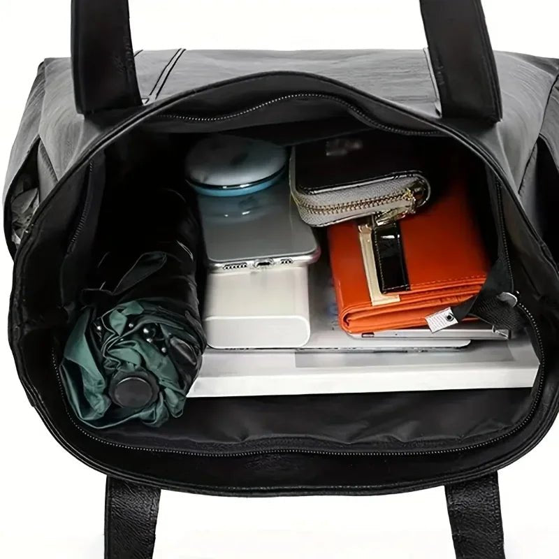 Elegant Shoulder Bag with Retro Style and Smooth Surface