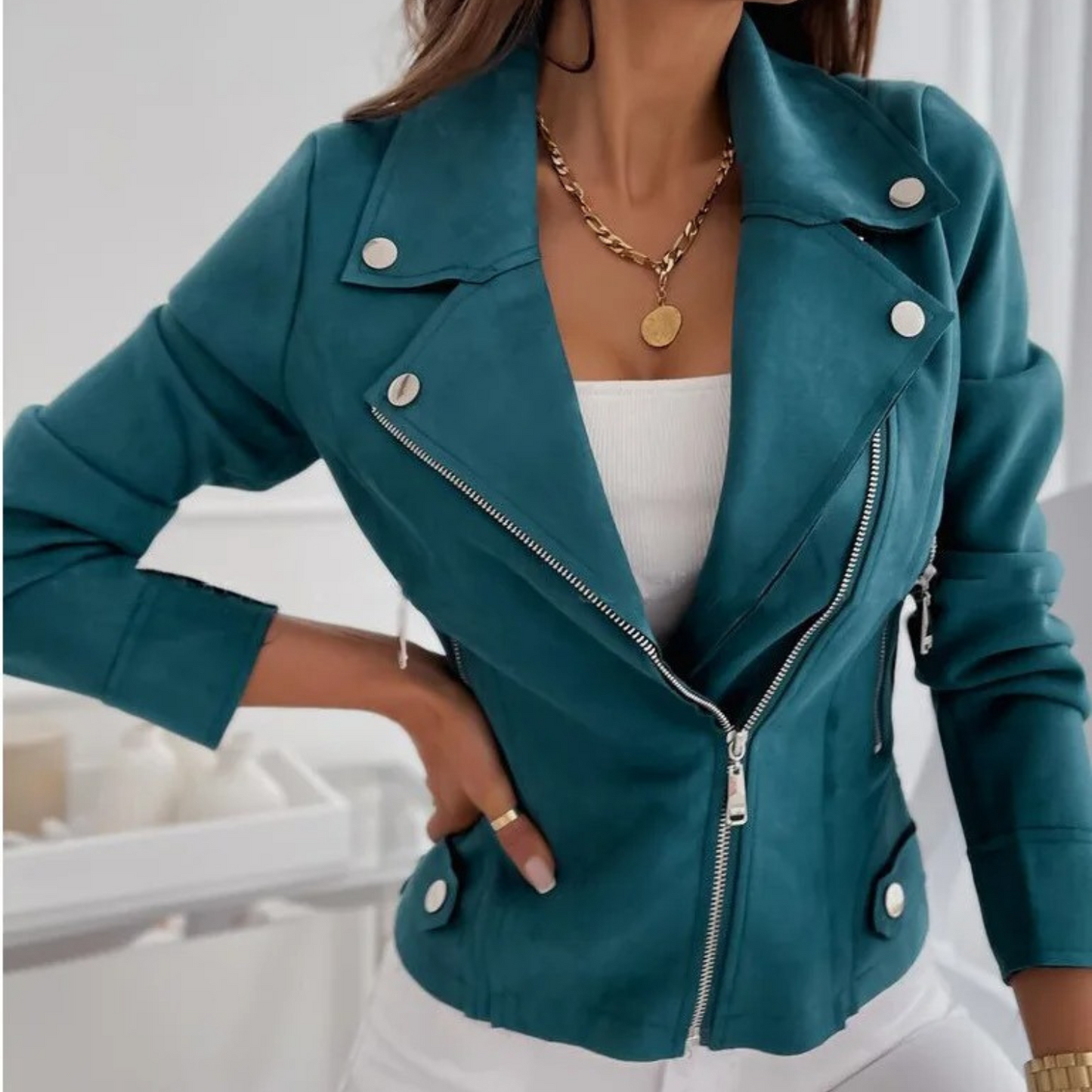 Elegant women's jacket – urban style and comfort