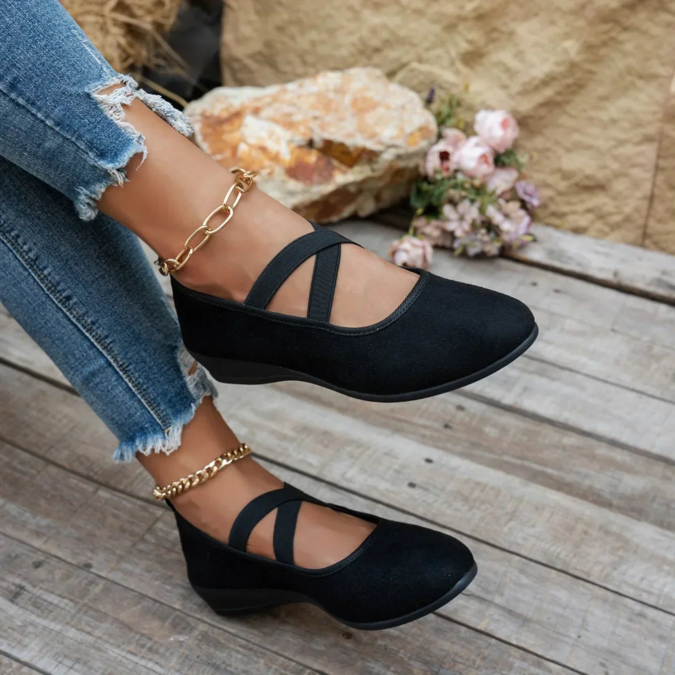 Happy™ Ballerina Shoes: Women's Criss-Cross Closed Low-Heel Ballerina Shoes