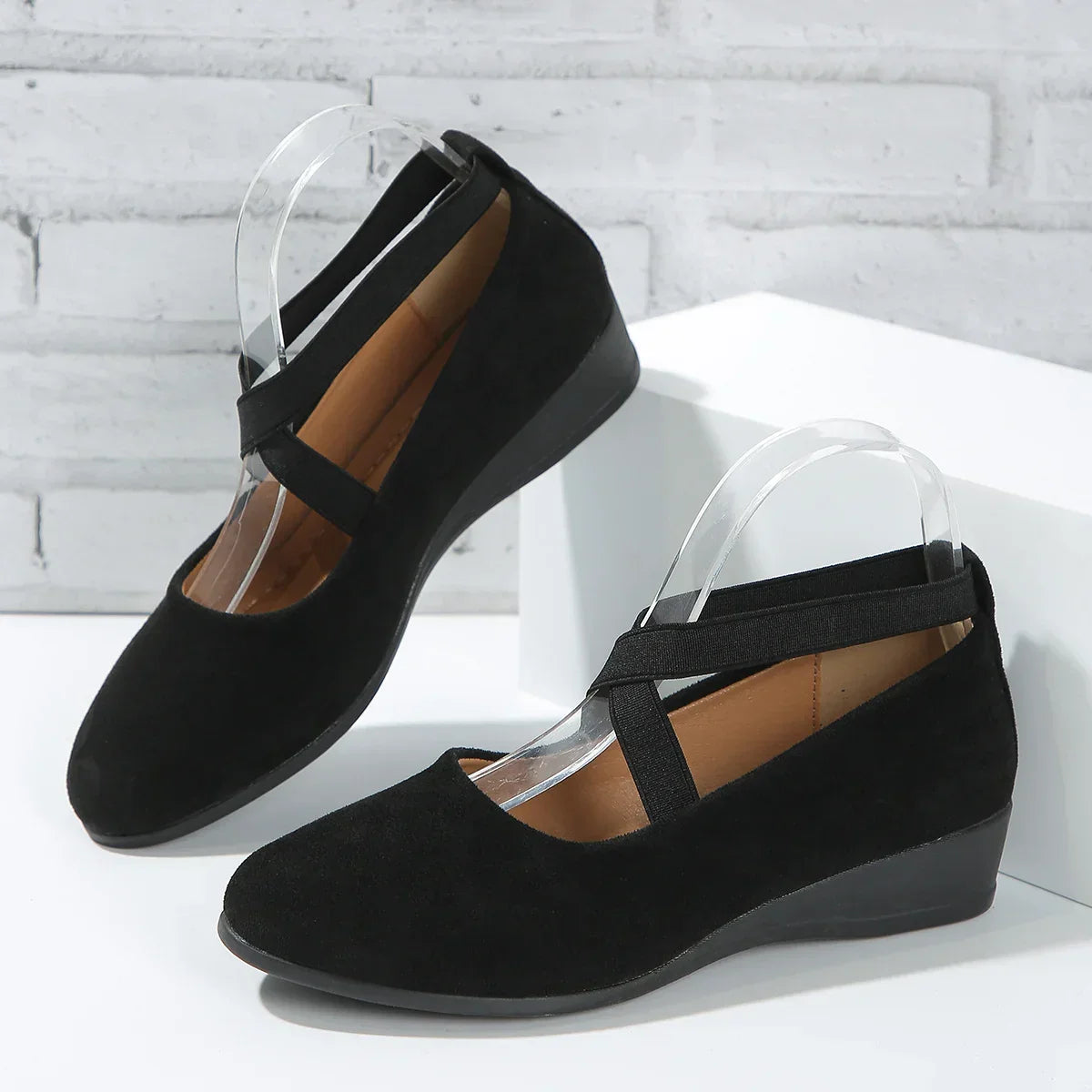 Happy™ Ballerina Shoes: Women's Criss-Cross Closed Low-Heel Ballerina Shoes