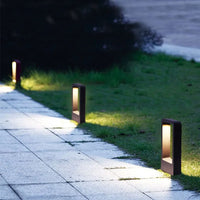 High-Quality Outdoor Garden Lamp with Durable Mounting for Outdoor Use