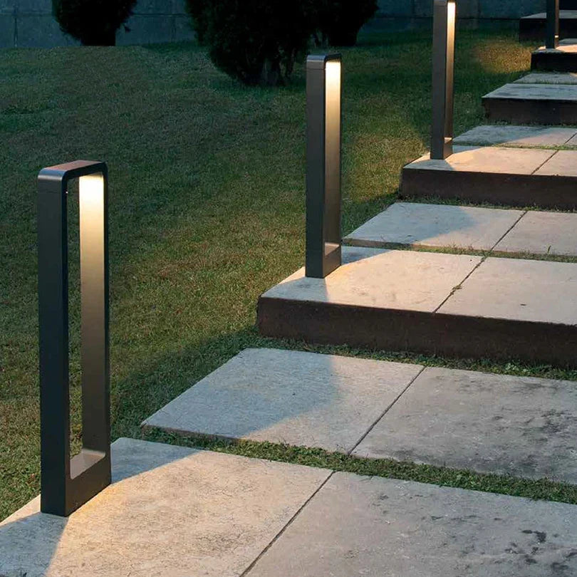 High-Quality Outdoor Garden Lamp with Durable Mounting for Outdoor Use