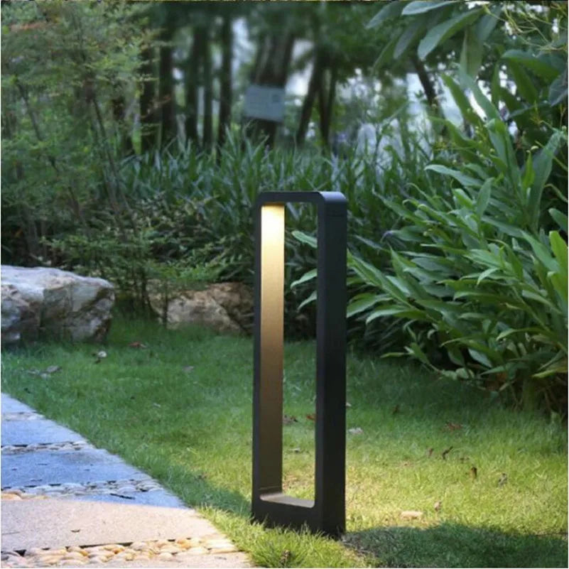 High-Quality Outdoor Garden Lamp with Durable Mounting for Outdoor Use