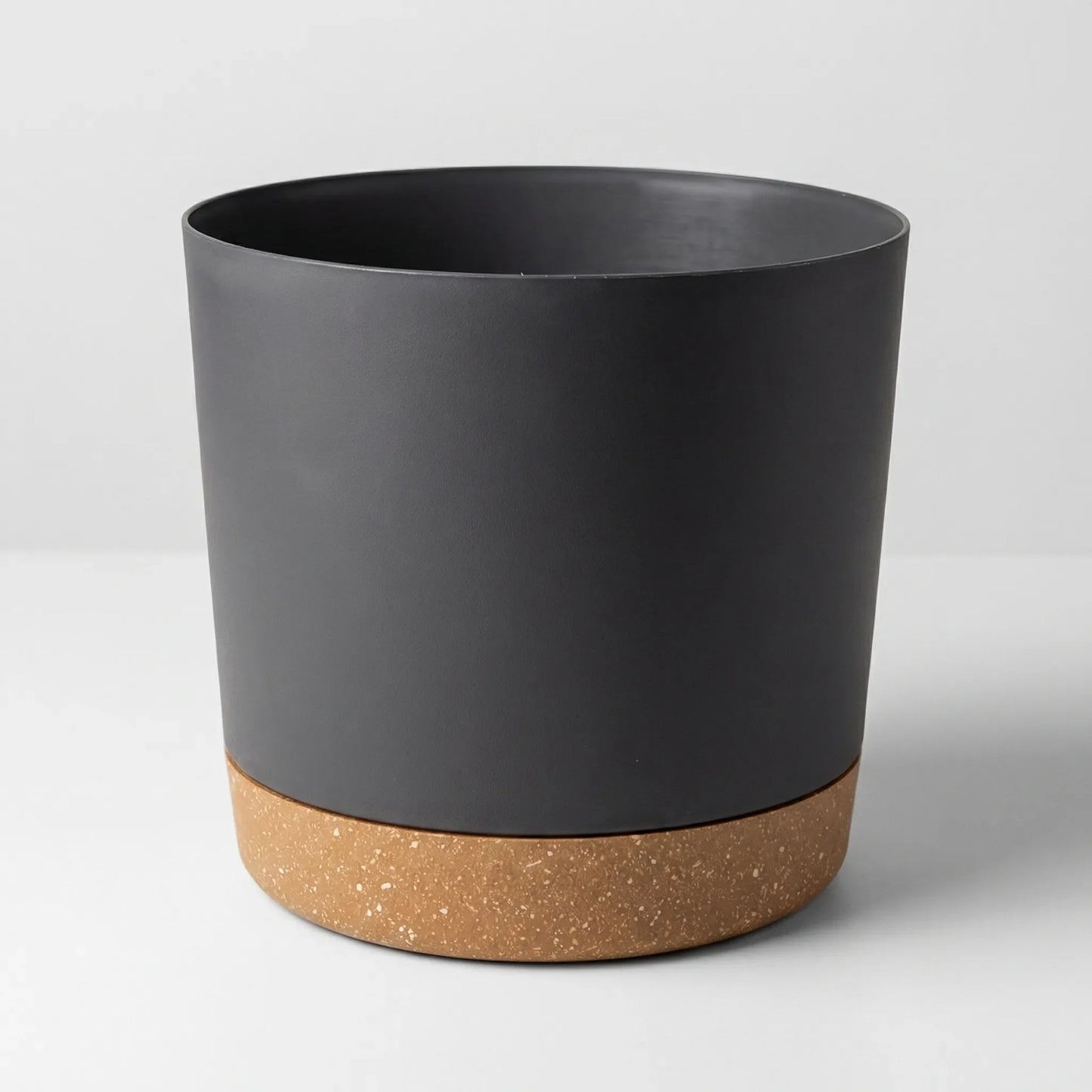 Large Lightweight Pot With Drainage Holes