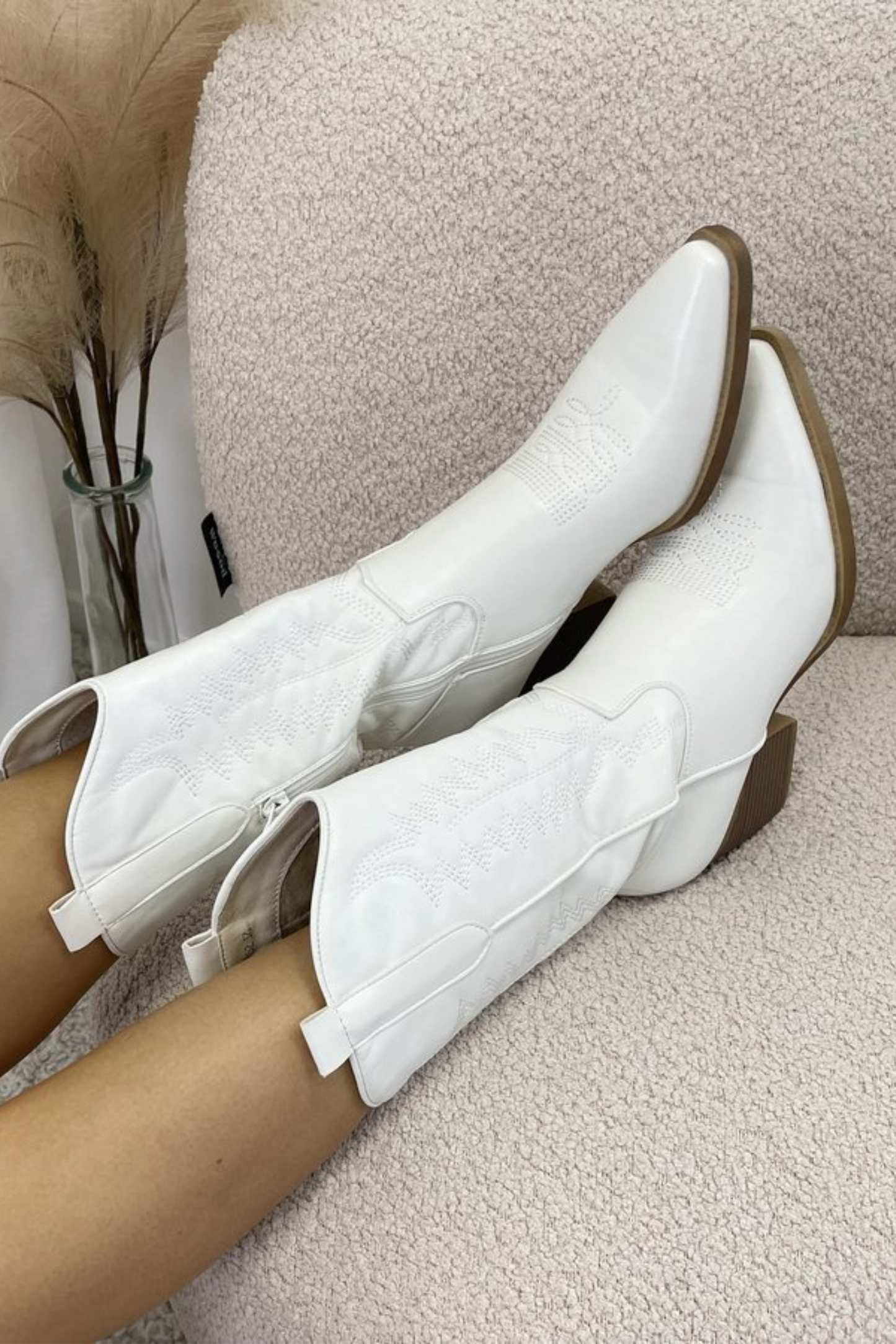 Leona Cowboy Boots - Trendy and Stylish Western Boots