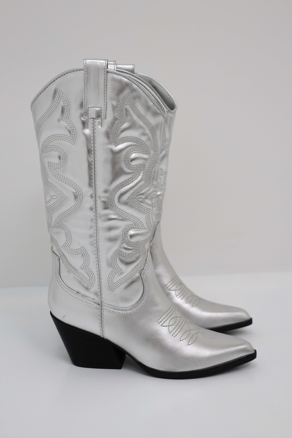 Leona Cowboy Boots - Trendy and Stylish Western Boots