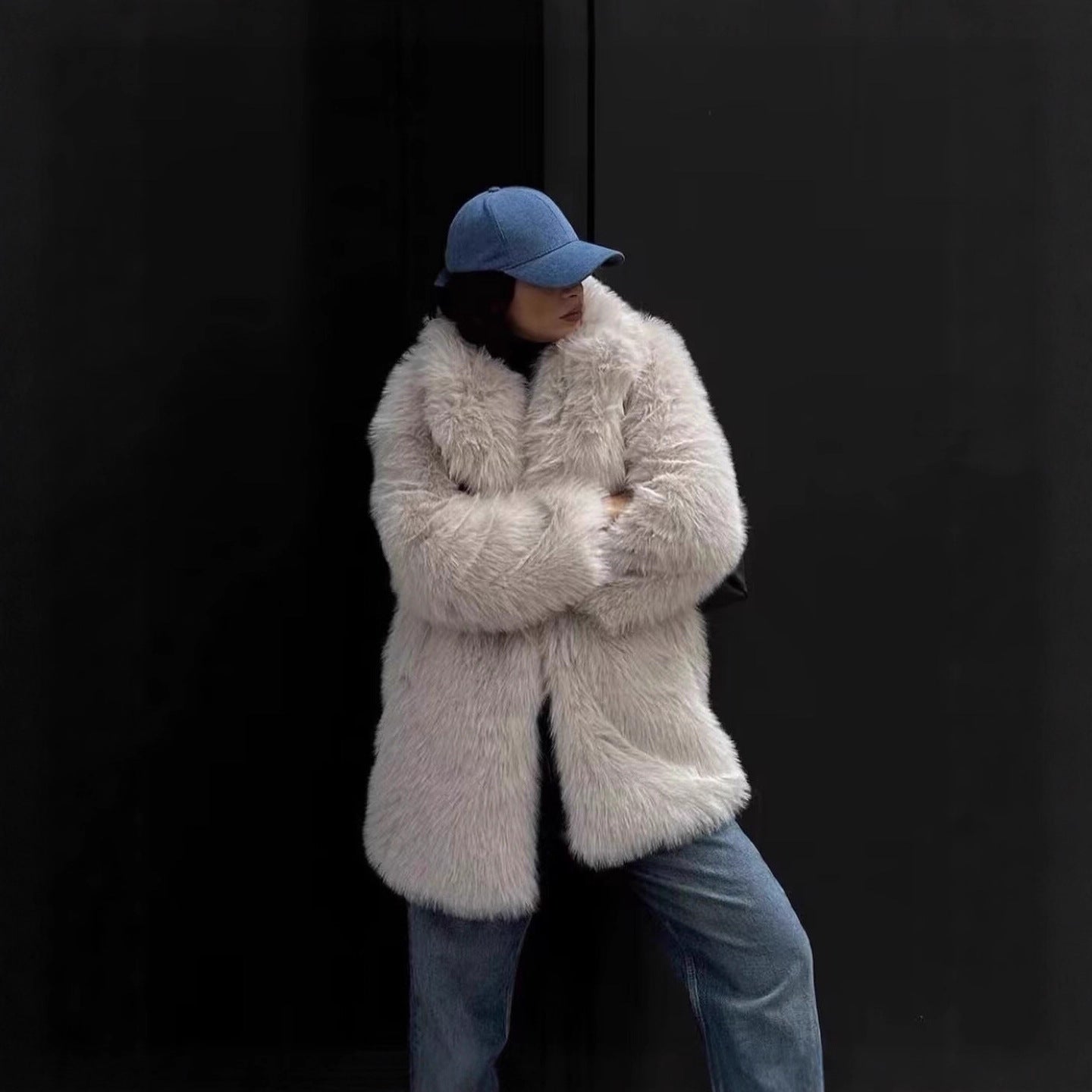 Luxury Faux Fur Jacket with Elegant Fit & Warm Comfort