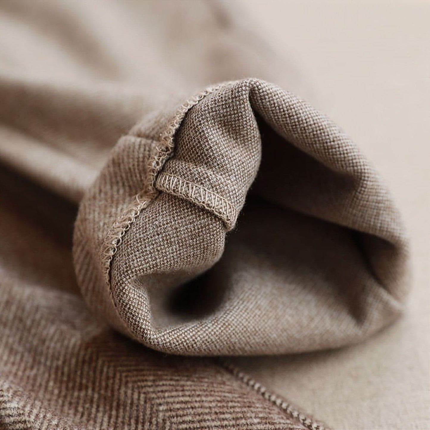Men's Herringbone Pleated Pants