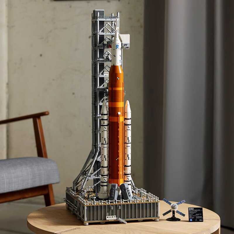 NASA Artemis Model - Precision Construction Kit