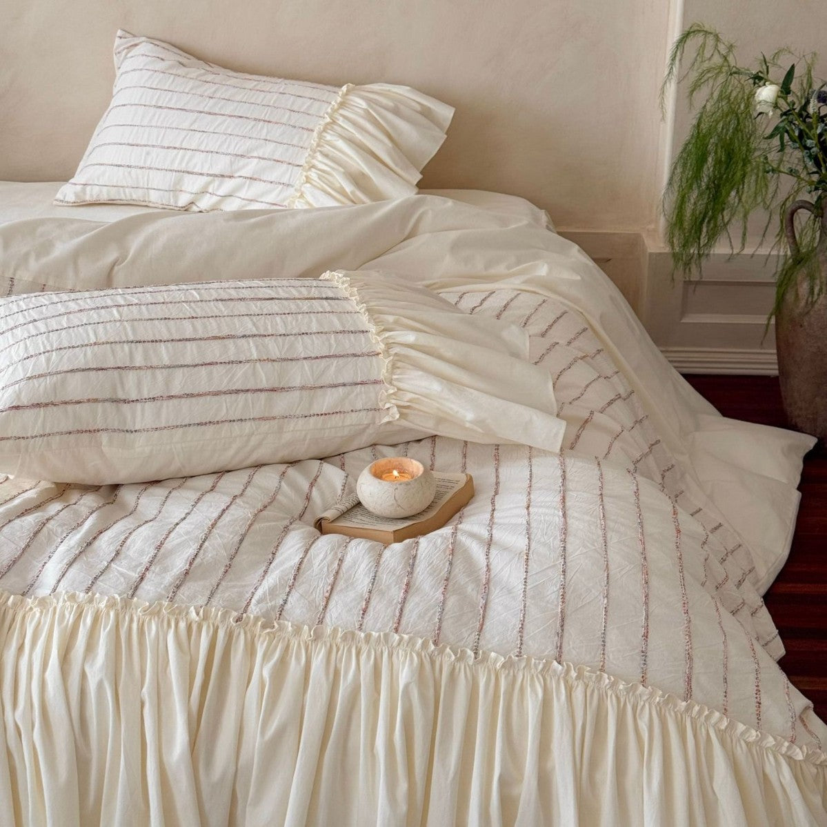 Ruffled Cotton Bedding Set with Fine Quilting