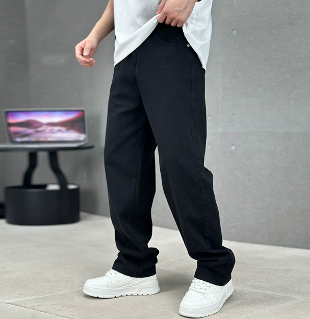 Stylish Straight Leg Jeans