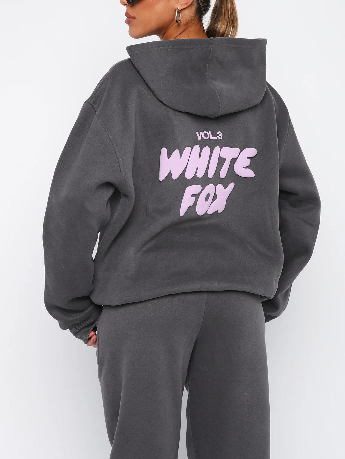 Stylish White Tracksuit - Comfort & Luxury