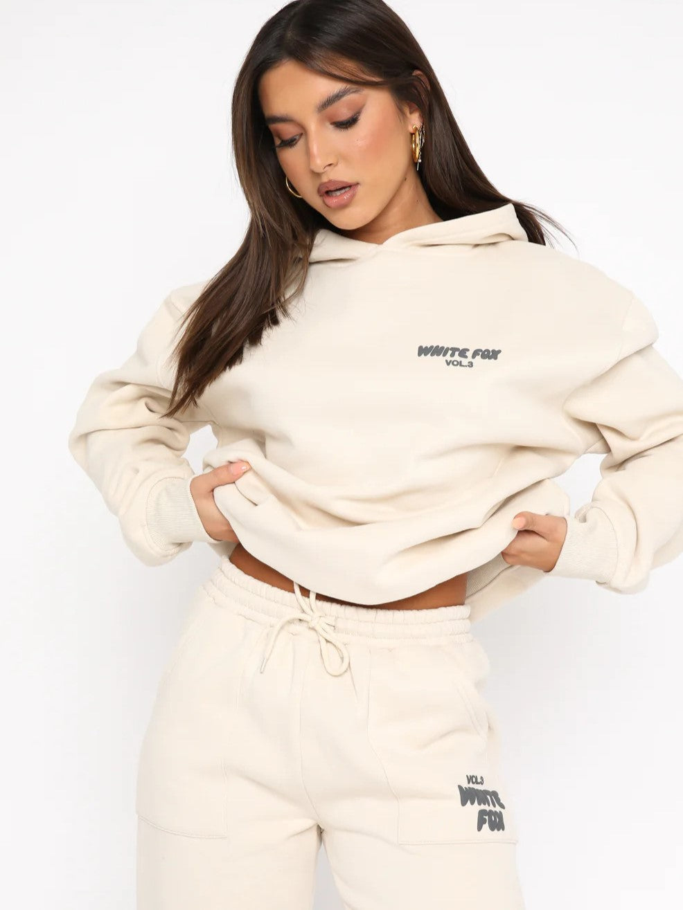 Stylish White Tracksuit - Comfort & Luxury