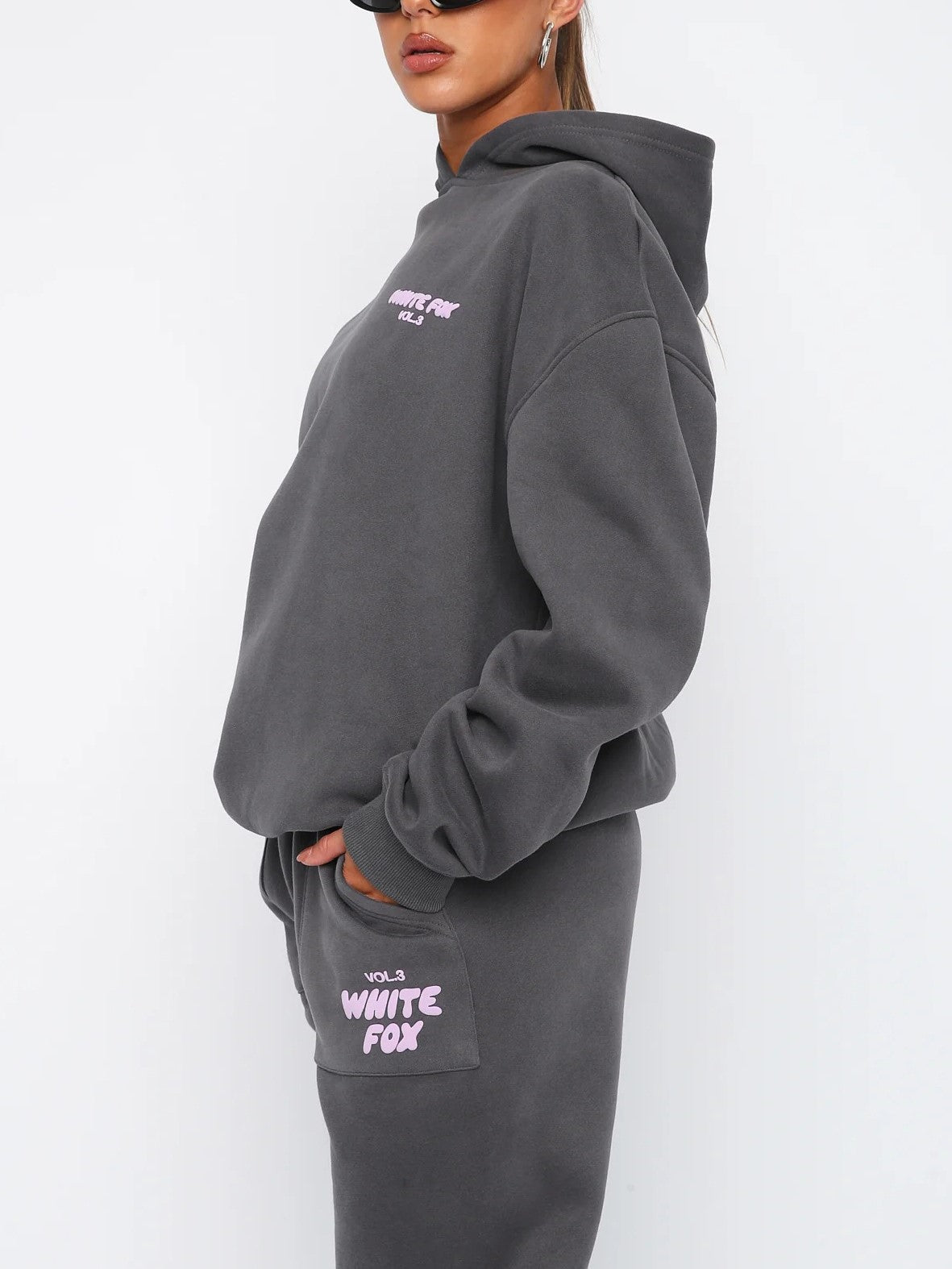 Stylish White Tracksuit - Comfort & Luxury
