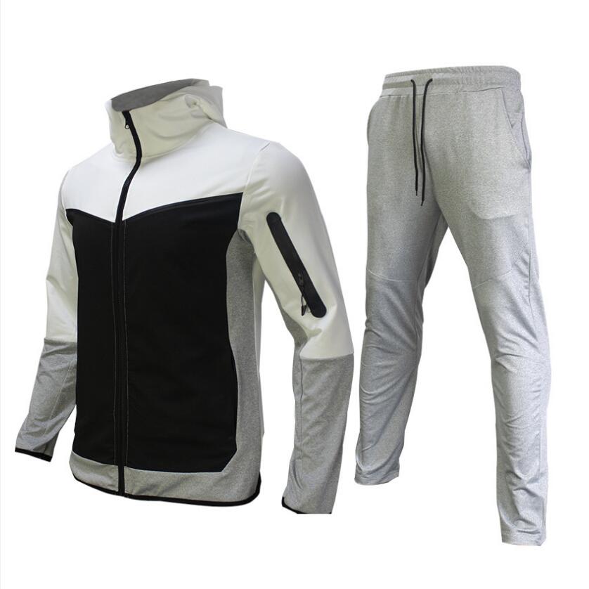 Taavi Tracksuit | A unique & high-quality tracksuit for men