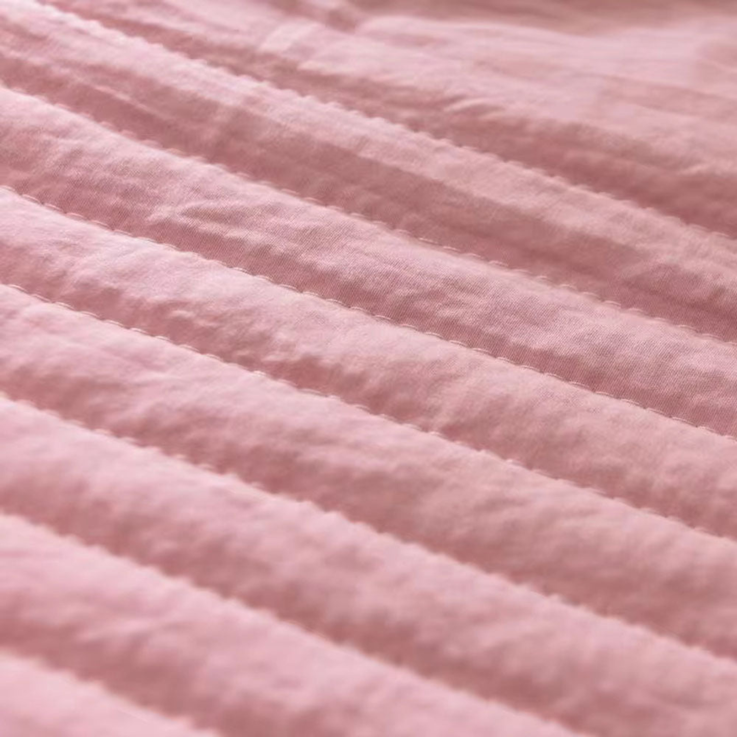 The Everchill Ice Cooling Blanket Keeps You Comfortable and Cool All Night