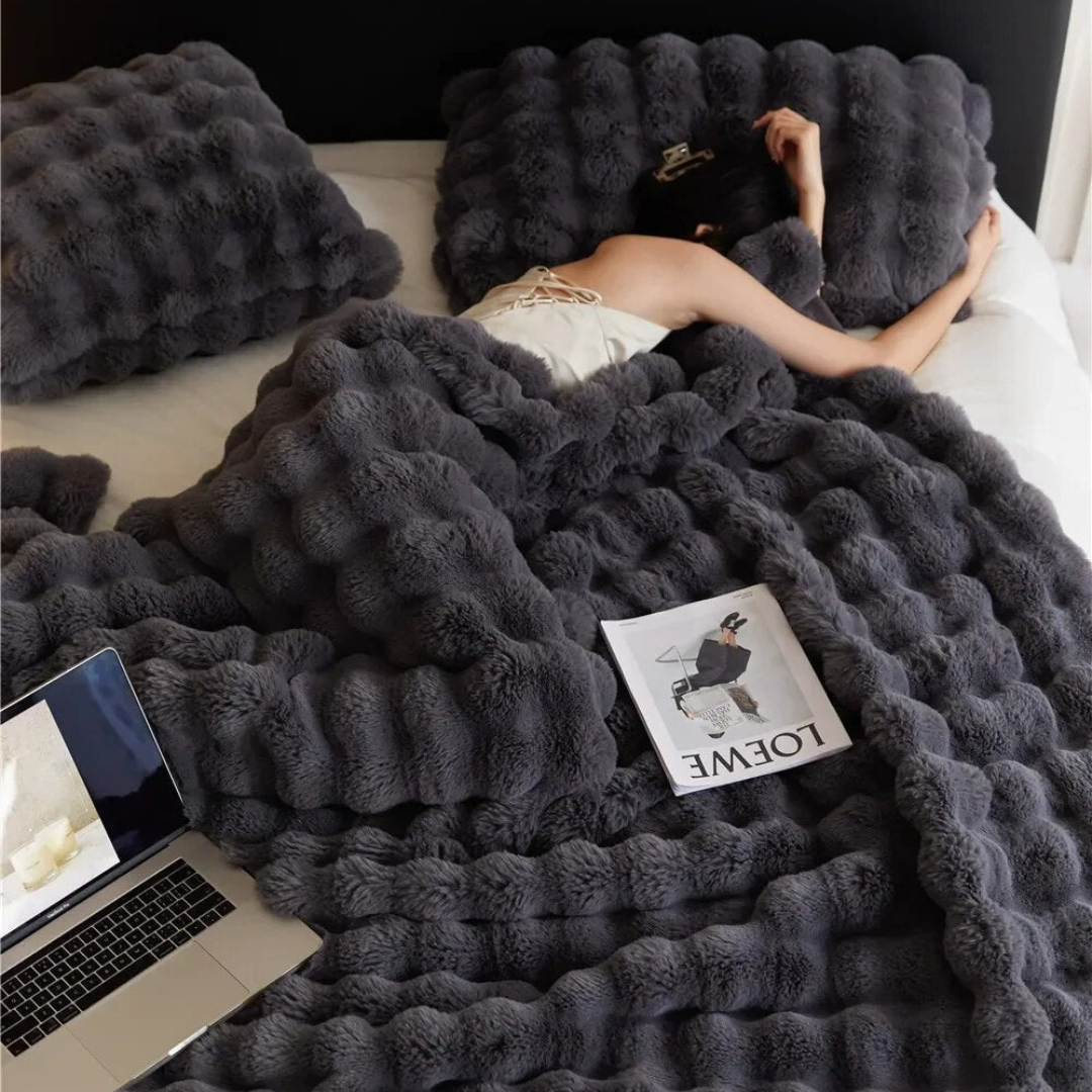 The Plush Blanket Everyone is Talking About