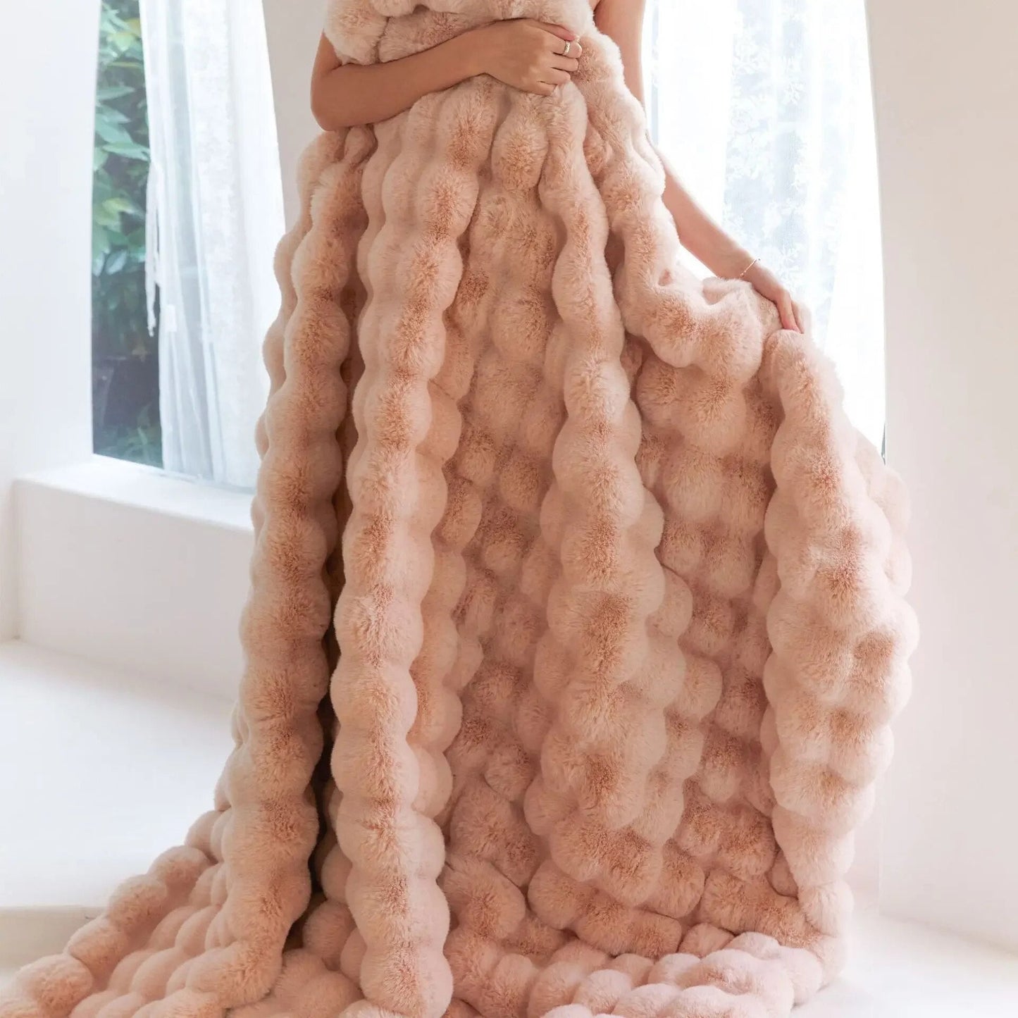 The Plush Blanket Everyone is Talking About