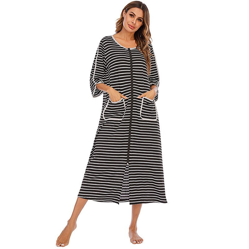 Women Hooded Bathrobe with Zipper: Comfortable & Practical