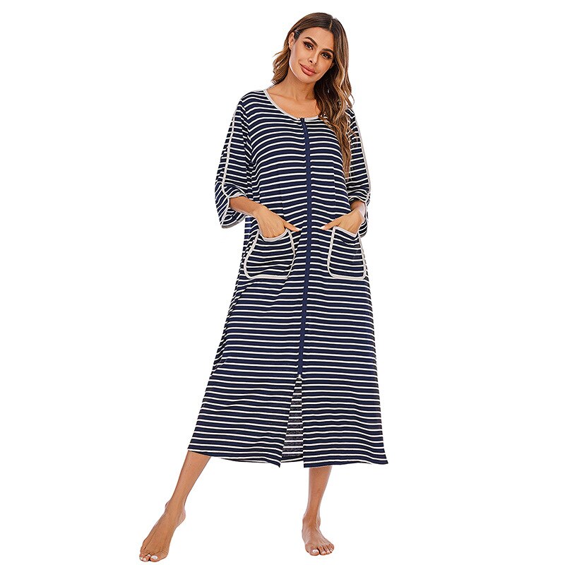 Women Hooded Bathrobe with Zipper: Comfortable & Practical